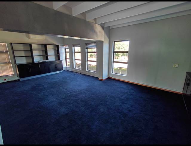 277M² OFFICE TO LET IN CARLSWALD